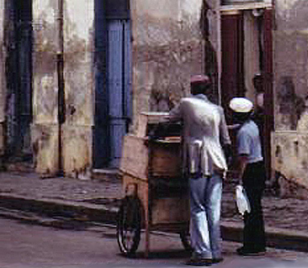 ORAN CALENTICA LE VENDEUR 1982.JPG
